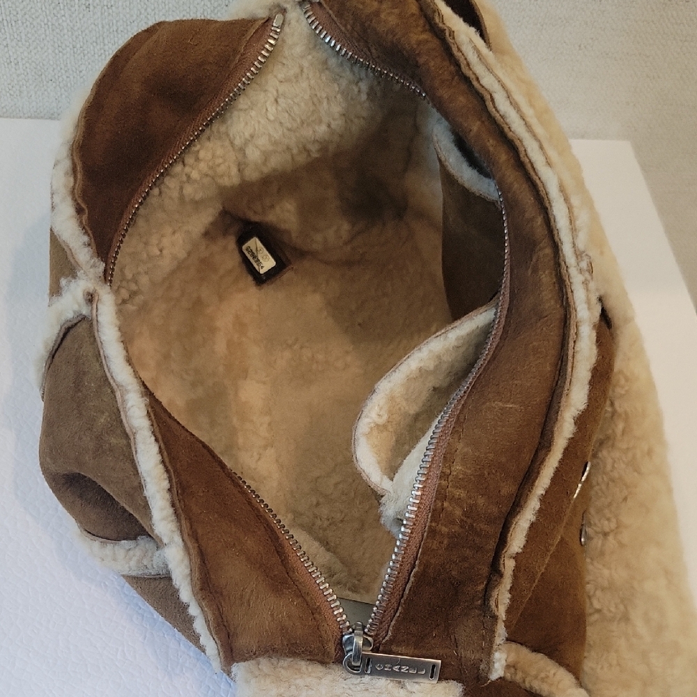 Chanel Leather & Sherpa Wool Shoulder Bag - Picture 8 of 14